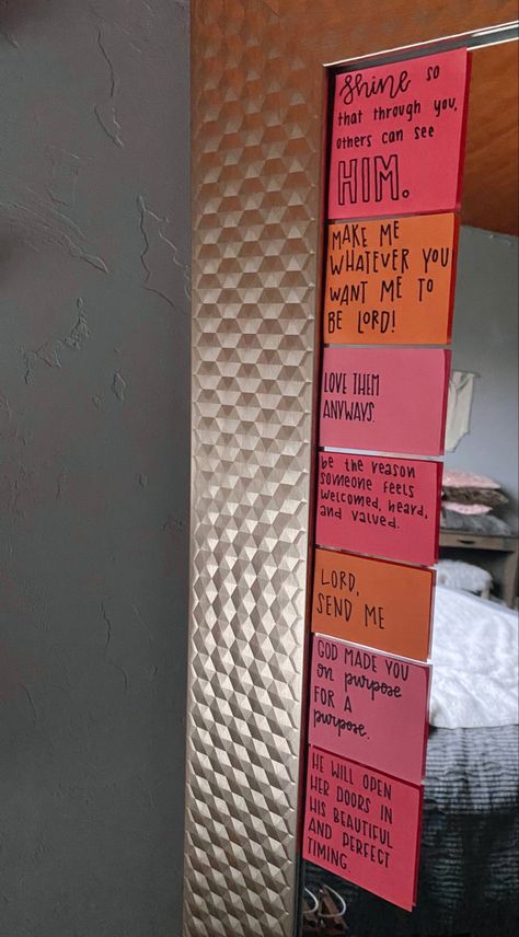 Gospel Study Aesthetic, College Dorm Room Ideas Wall Decor, Sticky Notes Around Mirror, Scriptures To Put On Mirror, Mirror Sticky Notes Christian, Summer Aesthetic Christian, Motivational Quotes On Sticky Notes, Bible Study Projects, Bible Study Index Cards