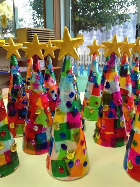 Christmas Crafts For Kids To Make, Paper Christmas Tree, Christmas School, Preschool Christmas, Christmas Classroom, Noel Christmas, Christmas Crafts For Kids, Winter Crafts