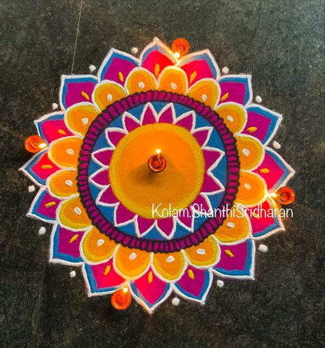 #shathisridharankolam #rangoli #rangoliideas #kolam #mandala #doodle #zentangle #simple #diy #diyhomedecor Diwali Rangoli Mandala, Simple Color Rangoli, Simple And Cute Rangoli Designs, Pretty Rangoli Designs For Diwali, Big Beautiful Rangoli Designs, Mandala Art Flower Design, Rangoli Easy For Diwali, Diwali Rongali Design Simple, Easy Mandala Rangoli Designs Diwali