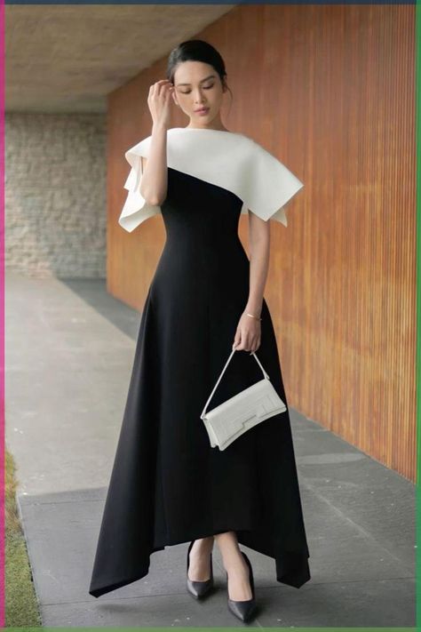 Classic Black And White Outfits, Elegant Dresses Classy Rich Black, Classic Dress Vintage Classy, Symphony Outfit Orchestra, Dress 2024 Trend, Wedding Reception Dress For Guest, Classic White Outfit, Classy And Elegant Outfits, Elegant Gowns Evening