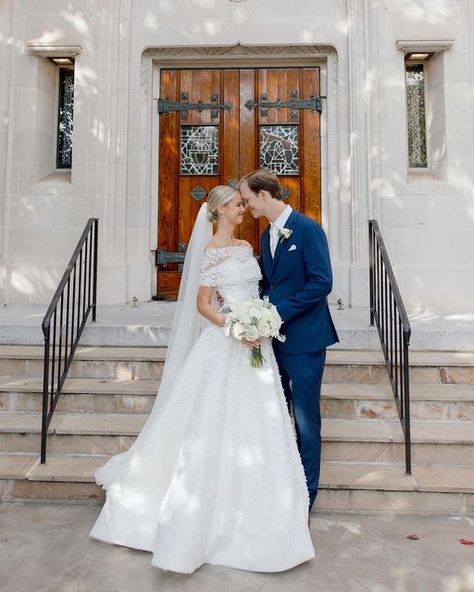 Anne Barge on Instagram: "Perfection is in all the details with our Confetti gown from our Blue Willow collection. Gown: Confetti gown paired with a custom wrap from Blue Willow by @annebarge Bridal Store: @whitemagnoliabridal Photography: @sydneyjane.photos Bride: @mp_ryder Coordinator: @theaislewedding #annebargebride #romanticbride #southernbride #2024wedding #romanticlace #weddingveil #2023bride #gettingmarried2024 #couturebride #classicballgown #wedding #weddingdress #weddingplanner #weddinginspiration #weddingphotography #weddingdresses #weddingdressshop #weddingdressinspo #weddingdressshopping #weddingdressinspiration #ballgown #ballgowns #ballgowndress #ballgowndresses #ballgownweddingdress #ballgownweddingdresses #classicbrides #classicbridelook #classicbridedress #classic Anne Barge Confetti, Anne Barge Blue Willow, Anne Barge Wedding Dress, Blue Willow Wedding, Anne Barge Wedding Dresses, Willow Wedding, Confetti Dress, Anne Barge, Bridal Store