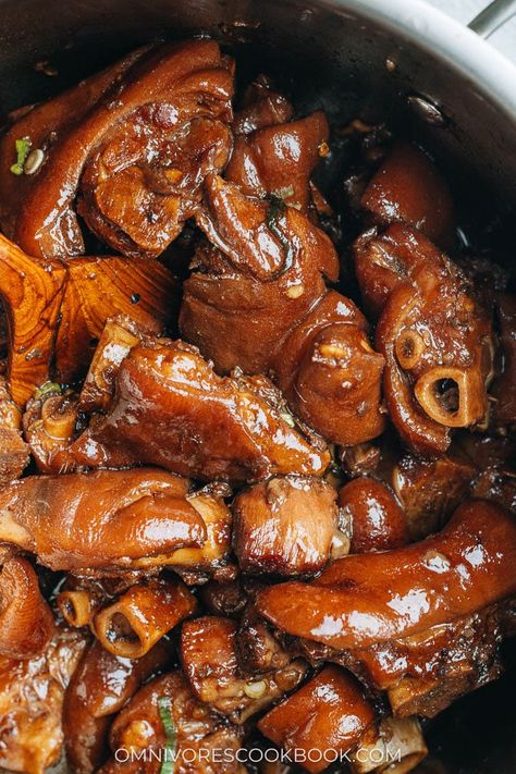 Braised Ham Hocks, Pork Trotters Chinese Recipe, Braised Pig Trotter, Pork Heart Recipes, Braised Pork Recipes, Pork Trotters Recipes South Africa, Chinese Christmas Food, Pork Trotters Recipe, Pork Bones Recipe