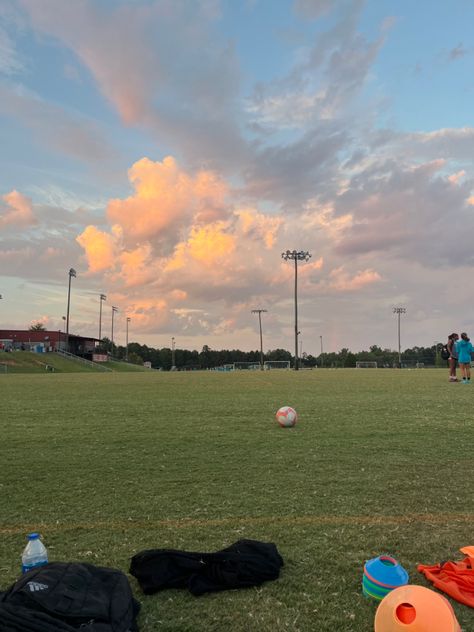 #futbol #soccer #sunset #sky #outdoors Soccer Field Sunset Wallpaper, Soccer Asethic Pictures, Soccer Athlete Aesthetic, Soccer Tournament Aesthetic, Soccer Practice Aesthetic, Playing Football Aesthetic, Playing Soccer Aesthetic, Soccer Field Sunset, Soccer Field Aesthetic