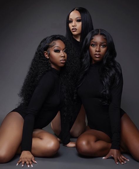 Wig Model Photoshoot, Hair Launch Photoshoot Ideas, Wig Company Photoshoot, Group Hair Photoshoot, Brand Shoot Ideas Black Women, Friends Photoshoot Black Women, Bundles Photoshoot Ideas, Hair Extension Photoshoot, Hair Shoot Ideas