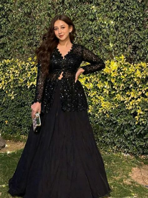 Black Dress Indian, Dress Outfits Party, Simple Dress Casual, Party Wear Gowns, Function Dresses, Western Dresses For Women, Trendy Outfits Indian, Lehenga Designs Simple, Outfits Indian