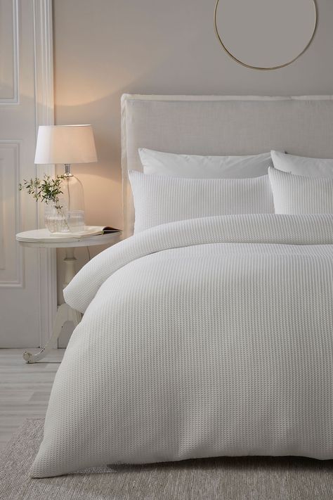 Serene White Lindly Waffle Duvet Cover Set White Bedding On Grey Bed, White Textured Bed Sheets, White Duvet Cover Aesthetic, White Textured Bedding, White Bed Comforters Ideas, White Bedsheets Aesthetic, Cosy White Bedroom, Neutral Bed Covers, White Waffle Bedding