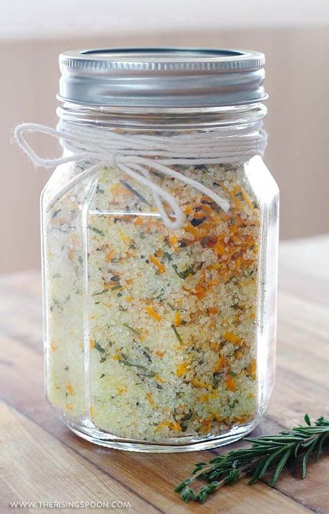 Rosemary, Orange & Thyme Flavored Herb Salt Recipe (Easy Finishing Salt For Food Gifts) Flavored Salts Recipes, Herb Salt Recipe, Flavored Salt, Herb Salt, Spice Mix Recipes, Diy Spices, Flavored Salts, No Salt Recipes, Homemade Spices