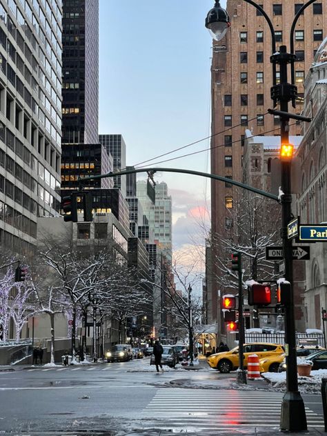 Picture of NYC New York City during winter. Park avenue winter day. Yellow cab. Street light. Aesthetic. Bonito, Nature, New York City February, New York City Brooklyn, Winter Day Aesthetic, New York City Aesthetic Night, New York Core, New York In February, New York In January