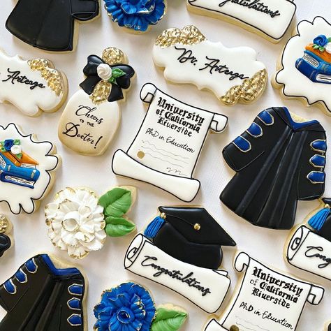 Phd Cupcakes, Graduate School Party Ideas, Doctor Grad Party Ideas, Dissertation Defense Party, Graduation Party Ideas Doctor, Psyd Graduation Party, Mba Cake Graduation, Doctoral Graduation Party Ideas, Doctor Of Education Graduation Party