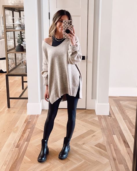 Like To Know It Outfits, Sweater Leggings Outfit, The Sister Studio, Sister Studio, Oversized Sweater Outfit, Thanksgiving Outfit Ideas, Winter Desserts, Thanksgiving Outfit, Sweaters And Leggings