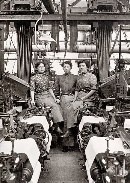 Women Factory Workers In Lancashire Industrial Revolution, 1900 Working Class Fashion, Victorian Factory, Preston Lancashire, Cotton Mill, Victorian Life, Three Women, Old Factory, Old Photo