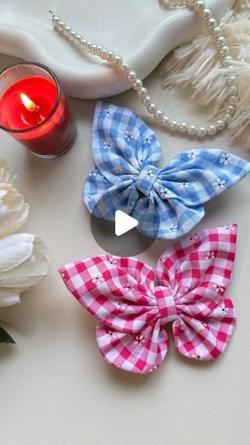 Diy Hair Bow Holder, Hair Bows Diy Ribbon, Diy Gifts To Sell, Fabric Flower Headbands, Girls Hair Bows Diy, Fabric Flower Pins, Diy Hair Accessories Ribbon, Baby Clothes Patterns Sewing, Very Simple Mehndi Designs