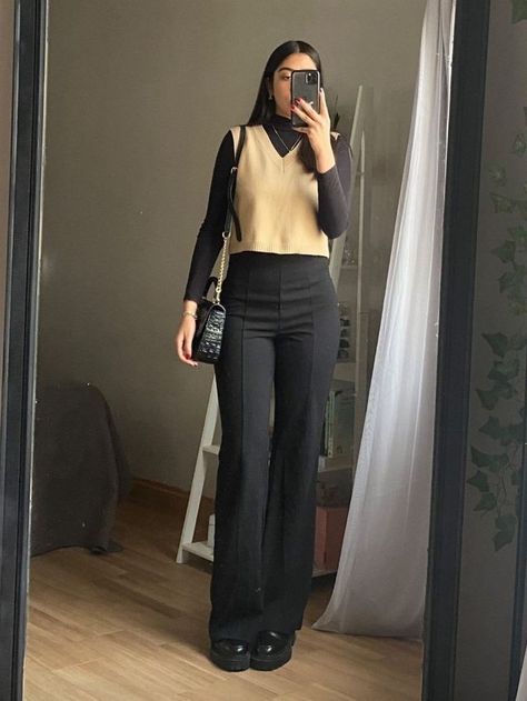 Modest Beauty, Cute Professional Outfits, Work Fits, Casual College Outfits, Professional Outfits Women, Winter Fashion Outfits Casual, Stylish Work Attire, Office Outfits Women, Business Casual Outfits For Work