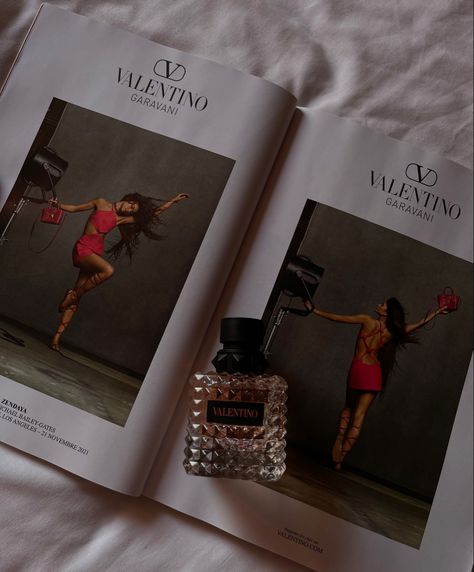 Valentino Aesthetic Vintage, Valentino Born In Roma Aesthetic, Valentino Perfume Aesthetic, Valentino Aesthetic Wallpaper, Valentino Wallpaper, Valentino Aesthetic, Brands Aesthetic, Valentino Perfume, Born In Roma