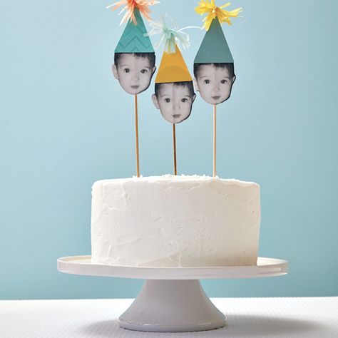 23 easy DIY cake toppers - Today's Parent Easy Diy Cake, Diy Cake Toppers, Diy Cake Topper Birthday, Keto Cupcakes, Diy Birthday Cake, Easy Birthday, Diy Cake Topper, Birthday Cake Decorating, Diy Cake