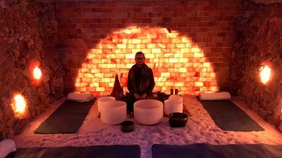 Healing Benefits of a Salt Spa Himalayan Salt Wall, Himalayan Salt Cave, Cave Spa, Salt Cave Spa, Salt Wall, Salt Cave, Healing Retreats, Therapy Practice, Salt Room