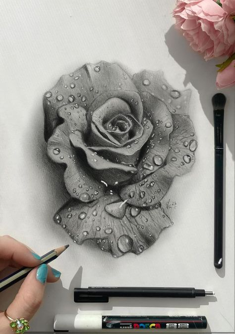 REALISTIC DRAWINGS AND PAINTINGS | A rose drawn with only 1 graphite pencil and 3 tools (visible in the image) Drawing Realistic Flowers, Art Sketches Of Flowers, Flower Sketch Realistic, Pencil Sketch Of Flowers, Pencil Sketch Flowers Simple, Rose Pencil Art, Pencil Drawn Flowers, Realistic Flower Sketches Pencil, Shaded Flower Drawing