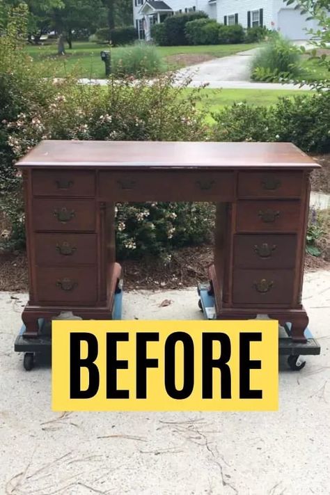 Desk To Makeup Vanity Diy, Antique Desk Flip, Office Desk Redo Ideas, Upcycled Office Furniture, Antique Desk Decor Ideas, Repaint Desk Ideas, Small Desk Redo Ideas, Refurbished Antique Desk, Pink Desk Makeover