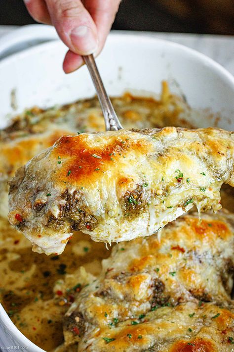 Baked Pesto Chicken - #chicken #pesto #recipe #eatwell101 - This baked pesto chicken recipe combines tender chicken, bold flavors, and gooey cheese for an easy and delicious dinner option. With minimal prep time, This baked chicken recipe is perfect for busy weeknights. - #recipe by #eatwell101® Pesto Chicken Casserole, Pesto Chicken Recipe, Pesto Chicken Breast, Baked Pesto Chicken, Baked Chicken Recipe, Chicken Pesto Recipes, Delicious Chicken Dinners, Healthy Low Carb Dinners, Chicken Pesto