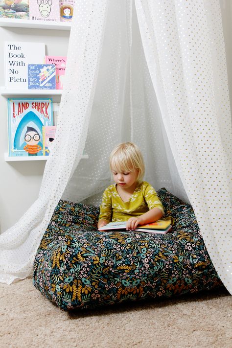 Floor Cushion Tutorial And Reading Chart Art - see kate sew #WalmartPhoto | #sponsored content created by @seekatesew1 for @wm_photo_center Floor Cushions Diy, Diy Reading Nook, Reading Nook Cushion, Floor Pillows Diy, Kids Floor Cushions, Reading Chart, Reading Nook Kids, Clutch Tutorial, Sewing Christmas Gifts