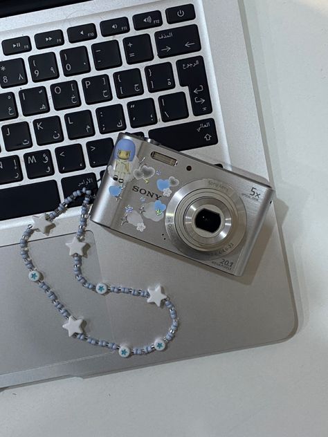 Digital Camera Deco, Sony Digital Camera Aesthetic, Digital Camera Decorations, Sony Cybershot Camera Aesthetic, Digital Camera Decorated, Sony Camera Aesthetic, Cute Cameras, Sony Cybershot Camera, Vintage Camera Decor