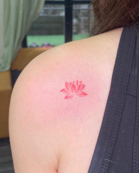 Small Red Lotus Tattoo, Cute Small Lotus Flower Tattoos, Lotus Tattoo Placement Ideas, Lotus Aesthetic Tattoo, Pink Lotus Meaning, Red Lotus Tattoo Design, Cute Lotus Tattoo, Pretty Tattoos Back, Lotus Flower Small Tattoo