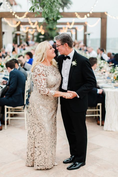 Older Couple Wedding Dress, Grandma Wedding Dress, Monster In Law Wedding Dress, Girl In Moms Wedding Dress, Wedding Dresses For 50-60 Year Olds, Wedding Photos With Grandma, Mother Of Groom Dresses Plus Size, Grooms Mom Dress, Older Bride Dresses