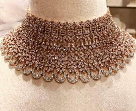 Bridal Jewellery Inspiration, Indian Wedding Jewelry Sets, Bridal Jewelery, Indian Bridal Jewelry Sets, Bridal Jewellery Design, Fashion Vibes, Antique Jewellery Designs, Fancy Jewellery Designs, Jewelry Set Design