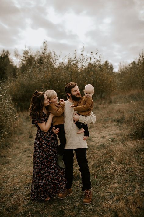 Moody Outdoor Family Photos, Fall Session Outfits Family, Moody Fall Family Photoshoot, Family Photos Moody, Black Dress Family Photoshoot, Fall Family Session Outfits, Dark Moody Family Photos, Fall Leaves Family Photos, Moody Family Pictures