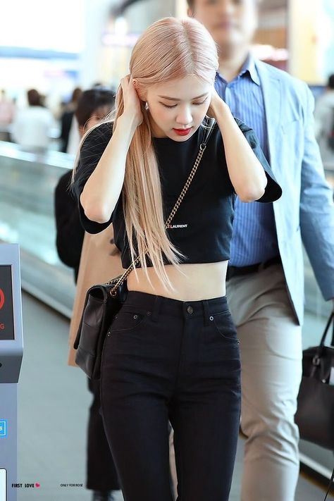 Rose Outfit, Look Rose, Rose Fashion, Ootd Ideas, Rose Blackpink, Fashion Wallpaper, Airport Fashion, Dream Body, Kpop Fashion Outfits