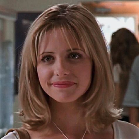 Buffy The Vampire Slayer Buffy, Michelle Gellar, Sarah Michelle Gellar Aesthetic, Sarah Gellar, Buffy Haircut, Buffy The Vampire Slayer Makeup, Buffy Vampire Slayer Hair, Buffy Hairstyles, Sarah Michelle Gellar 90s Hair