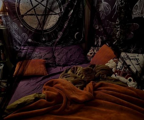 whimsigoth celestial bedroom Whimsigoth 90s Decor, Whimgoth Aesthetic, Whimsigoth Bedframe, Whimsy Goth Aesthetic Bedroom, Hippy Goth Room, Small Whimsigoth Bedroom, Whimsigothic Bedroom Aesthetic, Dark Witchy Bedroom Ideas, Whimsigothic Room Decor