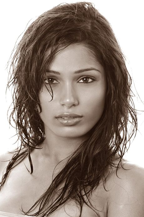 Freida Pinto Frieda Pinto, Slumdog Millionaire, Freida Pinto, Becoming An Actress, Vintage Black Glamour, Popular People, Asian Actors, Powerful Women, Pretty Face