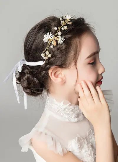 Flower Girl Hairstyles Updo, Flower Girl Updo, Daisy Leaf, Updo With Headband, Crown For Kids, Flower Girl Accessories, Peinados Recogidos, Girl Accessories, Flower Girl Hairstyles