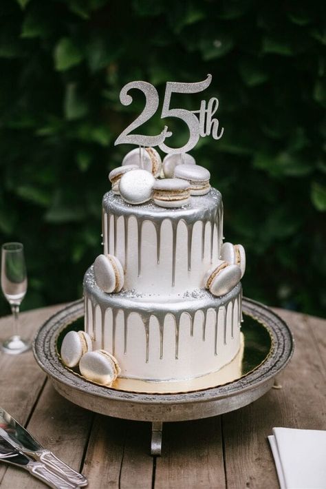 25 Anniversary Cake Unique, Anniversary Cake Designs For Parents, 25th Anniversary Cake For Parents, Anniversary Cake For Parents, 25th Anniversary Cake Ideas, 25th Wedding Anniversary Cake, Wedding Anniversary Centerpieces, 25th Wedding Anniversary Decorations, 25th Marriage Anniversary