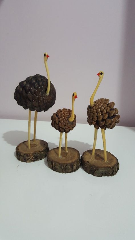 https://youtu.be/aP4NqZN_KdQ Nature Crafts Kids, Pinecone Crafts Christmas, Coconut Shell Crafts, Pine Cone Art, Acorn Crafts, Spring Decorations, Pine Cone Decorations, Flower Craft, Cones Crafts