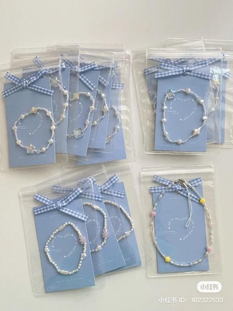 Bracelet Package Ideas, Packaging Design Jewelry Handmade, Beaded Jewelry Packaging Ideas, Bracelet Business Packaging, Beads Packaging Ideas, Cute Packaging Ideas For Jewelry, Necklace Packaging Ideas, Bracelet Packaging Ideas Diy, Bracelet Packaging Ideas