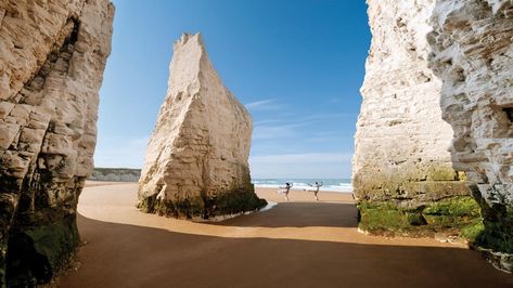 Botany Bay, Broadstairs | Visit Botany Bay in Kent Botany Bay Kent, Margate Kent, British Beaches, Kent Coast, Botany Bay, Romantic Places, Seaside Towns, Days Out, Botany