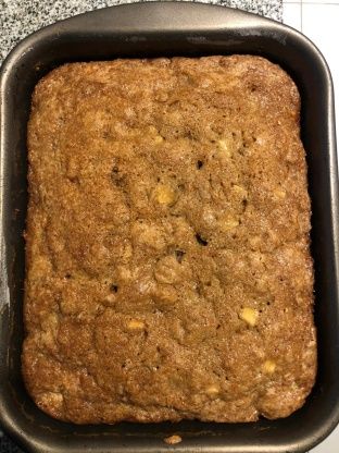 Apple And Pear Cake Recipe, Fresh Pear Cake Recipes, Pear Streusel Cake, Apple Pear Dessert Recipes, Apple Pear Cake, Apple And Pear Cake, Pear Cupcakes Recipes, Pear Bars Recipe, Fresh Pear Cake Recipes Easy