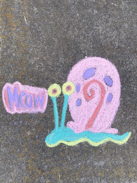 Spongebob inspired chalk art Chalk Art Inspo Easy, Things To Draw In Chalk, Chalk Ideas Spongebob, Fun Chalk Drawings, Chalk Art Step By Step, Simple Sidewalk Chalk Art, Chalk Drawings Aesthetic, Calk Ideas, Chalk Art Sidewalk