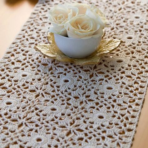 Starburst Table, Doily Table Runner, Taplak Meja Crochet, Runner Pattern, Table Runner Diy, Crochet Tablecloth Pattern, Crochet Table Runner Pattern, Confection Au Crochet, Easy Crochet Patterns Free