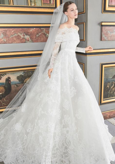 Classic Wedding Dress With Sleeves Vintage, Wedding Royal Dress, Wedding Dresses Elie Saab, Royal Wedding Dress Aesthetic, Ellie Saab Wedding, Elie Saab 2024, Elie Saab Wedding Dress, Versace Atelier, Elie Saab Bridal