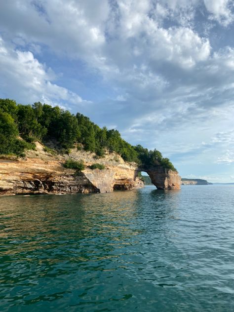 Pictured Rocks Arch on lake superior in Michigan Picture Rocks Michigan, Lake Superior Michigan, The Great Lakes, Lake Michigan Aesthetic, Pictured Rocks Michigan, Michigan Lake House, Great Lakes Michigan, Snow Lake, Michigan Photography