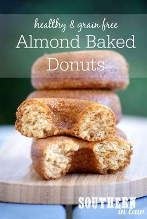 Easy Four Ingredient Healthy Baked Donuts Recipe | southerninlaw.com Healthy Donuts Recipe, Baked Doughnuts, Baked Donut Recipes, Postre Keto, Donuts Recipe, Clean Eating Desserts, Healthy Baked, Healthy Grains, Almond Flour Recipes