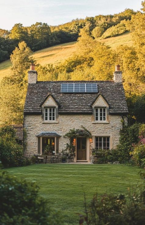 Cottage House Windows, English Cottage House Decor, English Cottage Architecture, Two Story Cottage Exterior, English Countryside Home Exterior, Homes With Character Exterior, Cosy English Cottage, Old Cottage Exterior, English Countryside House Interior