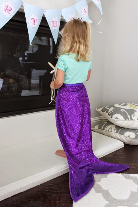 Mermaid Birthday Party: Everything You Need for a Nautical Bash Mermaid Tail Tutorial, Zodiac Costume, Tail Tutorial, Diy Mermaid Tail, Mermaid Tail Skirt, Sea Costume, Mermaid Tail Pattern, Mermaid Costume Diy, Mermaid Tails For Kids