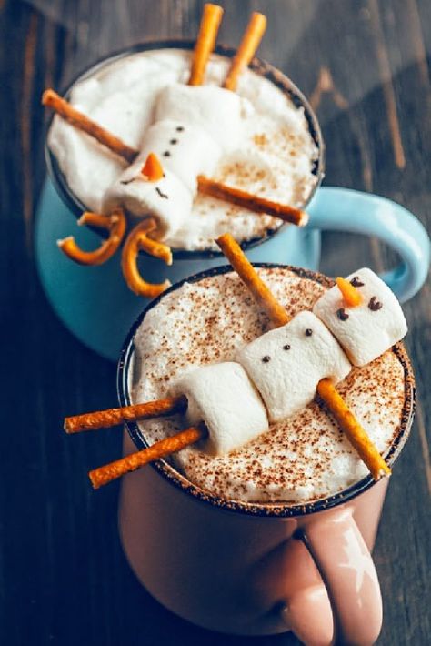 Marshmallow Snowman, Decorações Com Comidas, Edible Crafts, Xmas Food, Christmas Breakfast, Food Dinner, Christmas Snacks, Christmas Cooking, Fun Kids Food