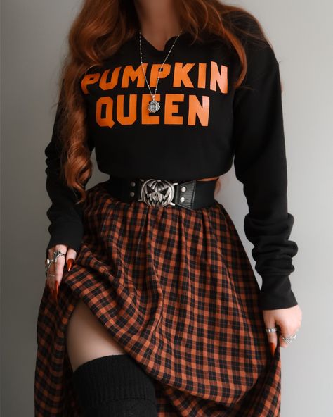 Customized Clothes Ideas, Cute Halloween Outfits For Women, Bonfire Outfit Ideas, Comfy Girly Outfits, Pastel Goth Aesthetic Outfit, Halloween Themed Outfits, Horror Outfits, Fall Skirt Outfit, Happy October 1st