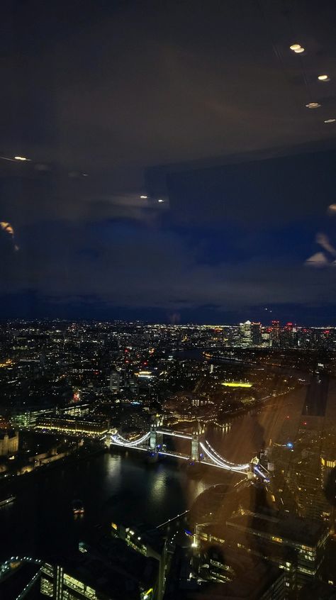 London Skyline At Night, London Nights Out Aesthetic, London Evening Aesthetic, London Skyline Night, Living In London Aesthetic Night, Luxury London Lifestyle, Central London At Night, London Night Wallpaper, The Shard London Restaurant