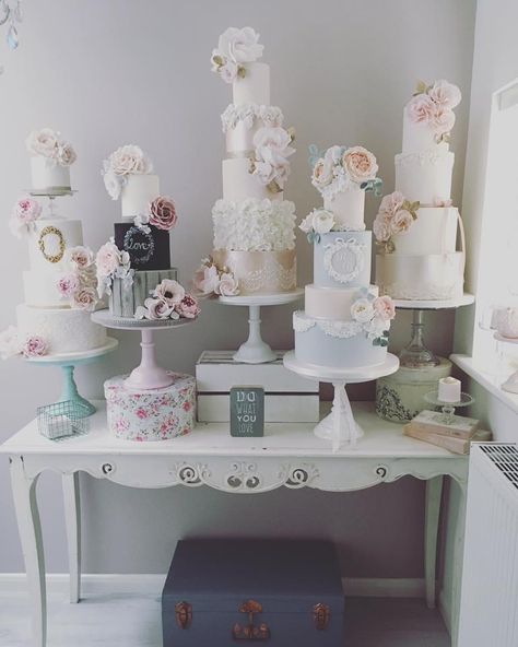 Cotton & Crumbs Wedding Cake Contract, Fair Cake, Cake Shop Design, Cake Display Table, Cake Displays, Postres Halloween, Bakery Interior, Wedding Fayre, Cake Cafe